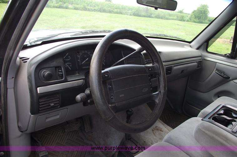 image for item A4152 1995 Ford F150 XLT extended cab pickup truck