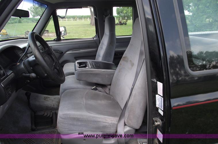 image for item A4152 1995 Ford F150 XLT extended cab pickup truck