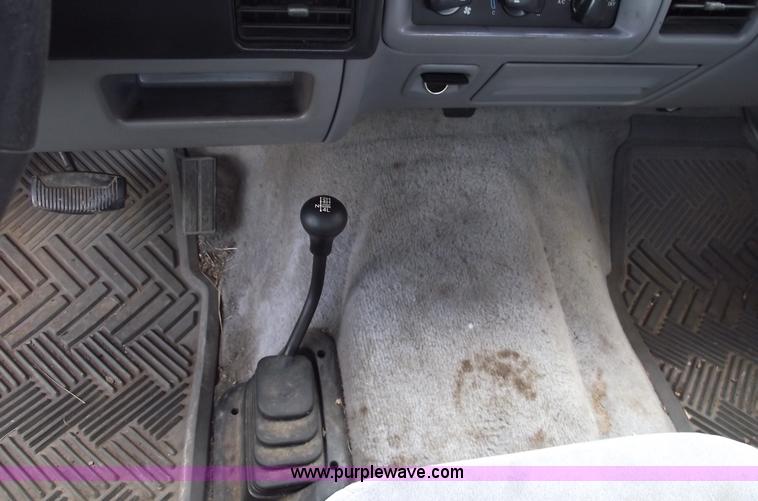 image for item A4152 1995 Ford F150 XLT extended cab pickup truck