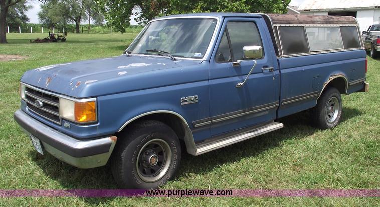 image for item A4156 1991 Ford F150 XLT pickup truck