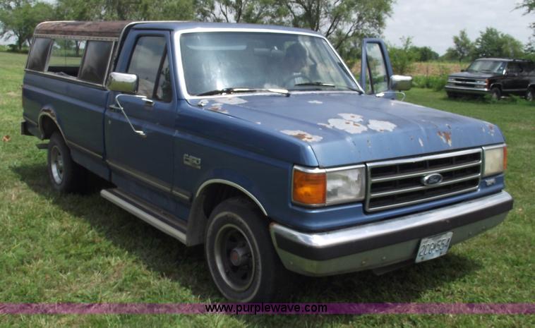 image for item A4156 1991 Ford F150 XLT pickup truck