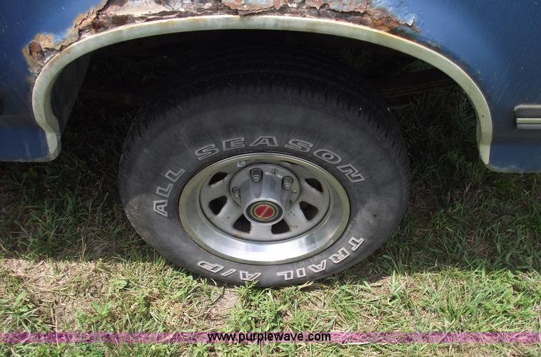 image for item A4156 1991 Ford F150 XLT pickup truck