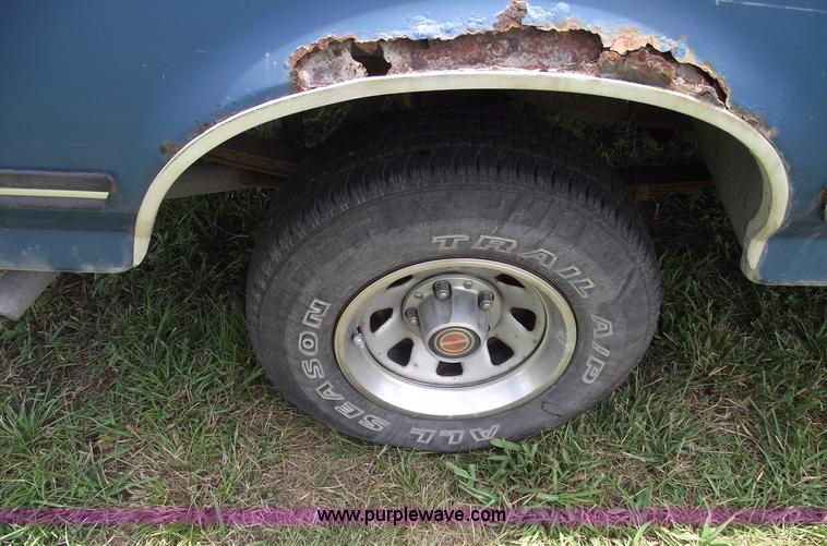 image for item A4156 1991 Ford F150 XLT pickup truck