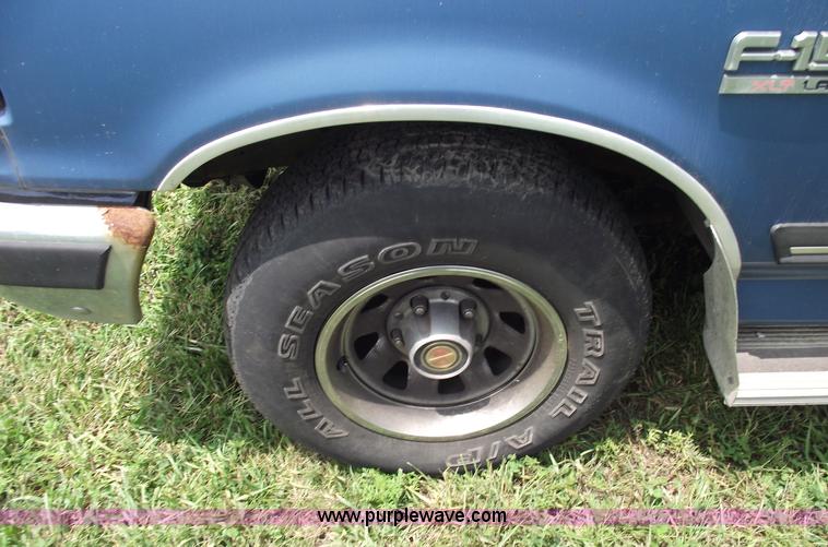 image for item A4156 1991 Ford F150 XLT pickup truck