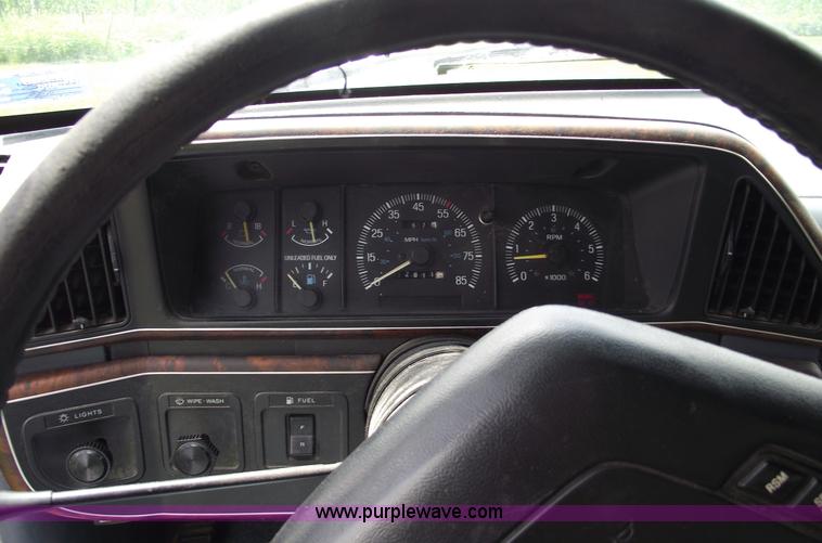 image for item A4156 1991 Ford F150 XLT pickup truck