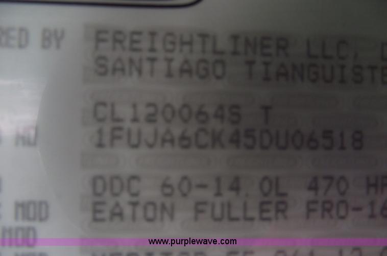 image for item A4189 2005 Freightliner Columbia CL120 semi truck