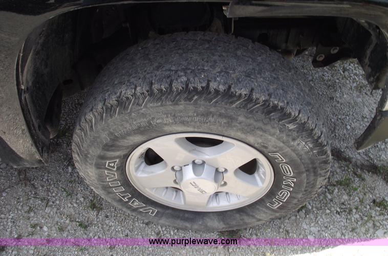 image for item A4190 2007 GMC Canyon SLE pickup truck