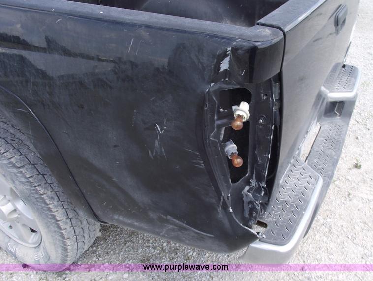 image for item A4190 2007 GMC Canyon SLE pickup truck