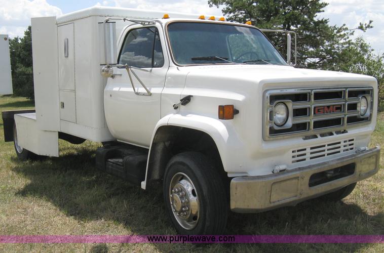image for item A4275 1989 GMC Sierra Classic truck