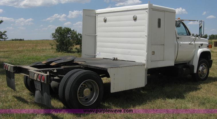 image for item A4275 1989 GMC Sierra Classic truck