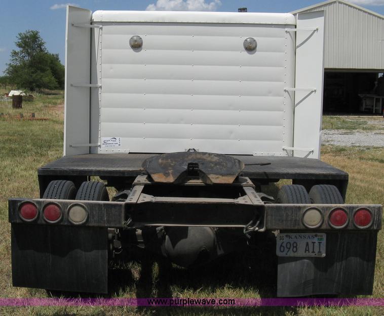 image for item A4275 1989 GMC Sierra Classic truck