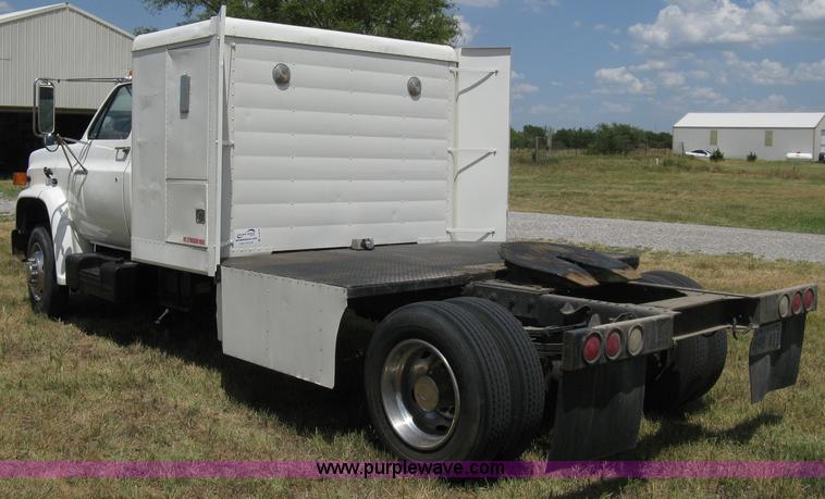 image for item A4275 1989 GMC Sierra Classic truck