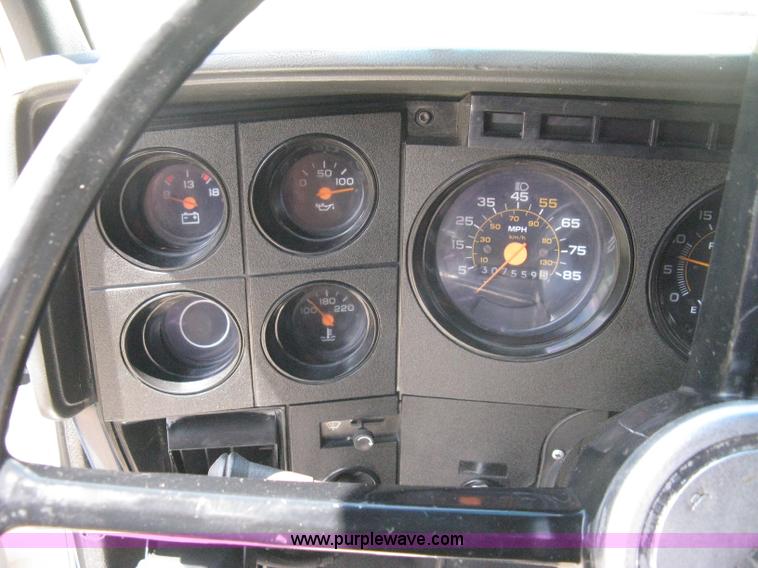 image for item A4275 1989 GMC Sierra Classic truck