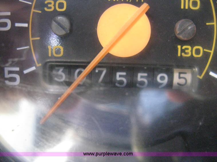 image for item A4275 1989 GMC Sierra Classic truck