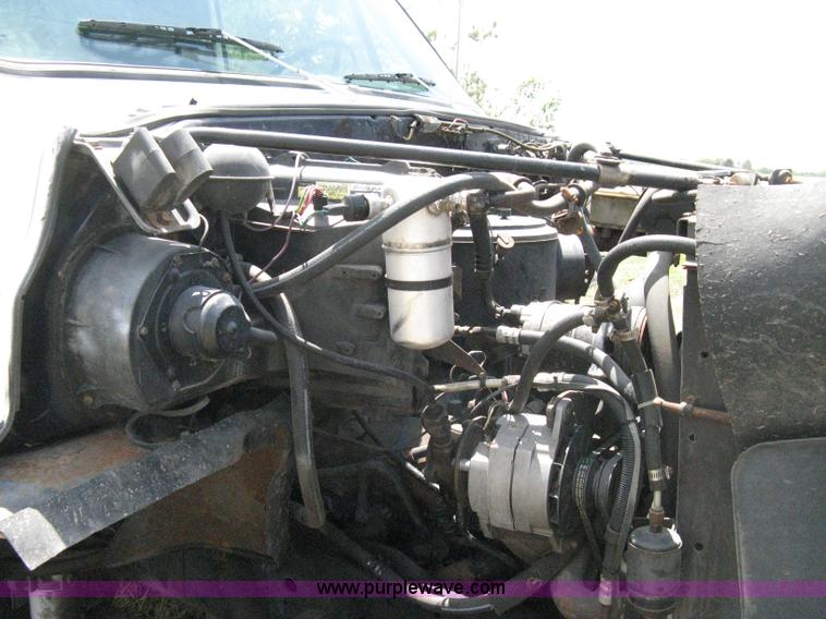 image for item A4275 1989 GMC Sierra Classic truck