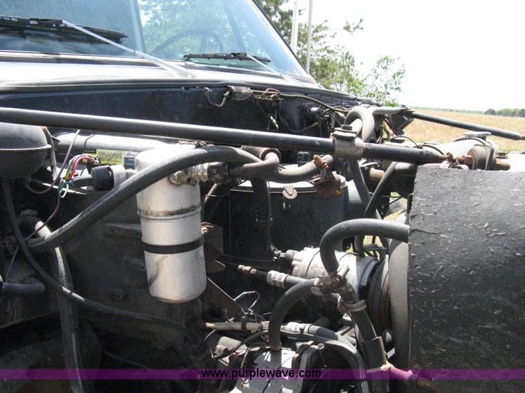 image for item A4275 1989 GMC Sierra Classic truck