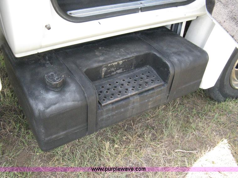 image for item A4275 1989 GMC Sierra Classic truck