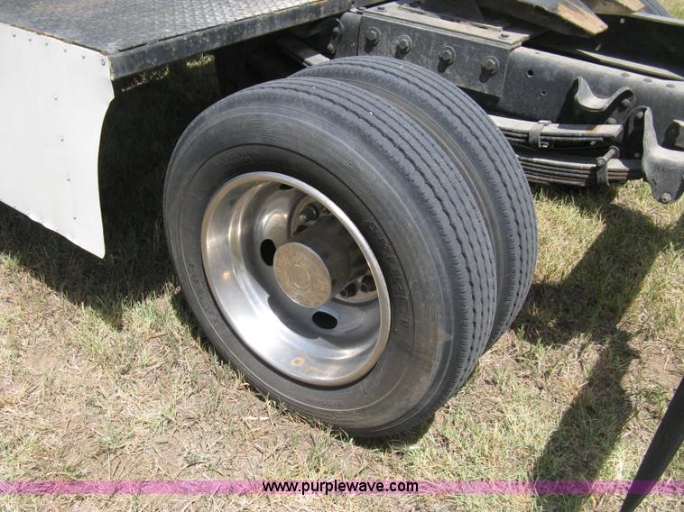 image for item A4275 1989 GMC Sierra Classic truck