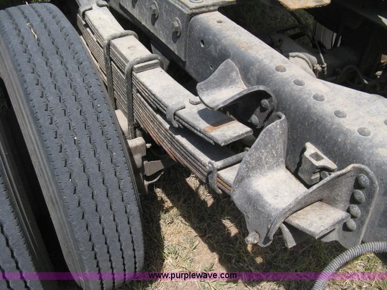 image for item A4275 1989 GMC Sierra Classic truck