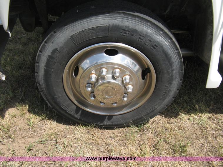 image for item A4275 1989 GMC Sierra Classic truck