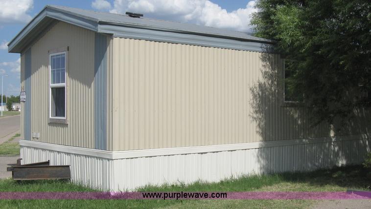 image for item A4276 1995 Skyline Sabre 4302A mobile home