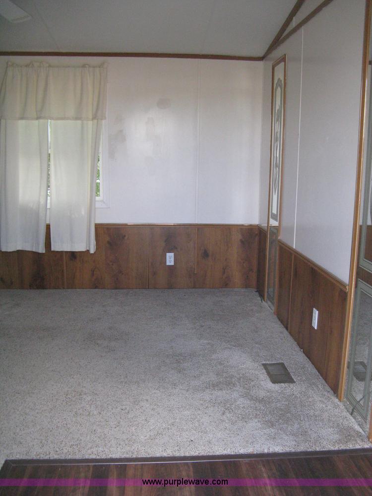 image for item A4276 1995 Skyline Sabre 4302A mobile home