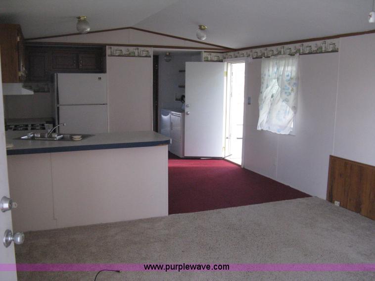 image for item A4276 1995 Skyline Sabre 4302A mobile home