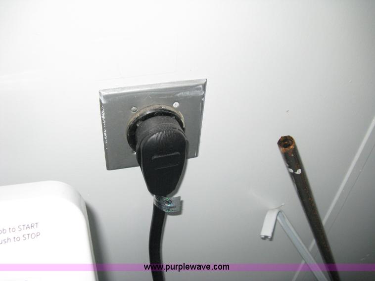 image for item A4276 1995 Skyline Sabre 4302A mobile home