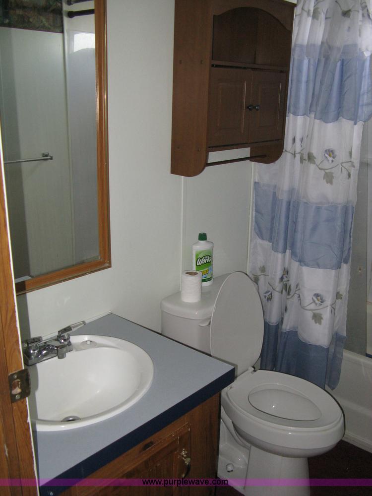 image for item A4276 1995 Skyline Sabre 4302A mobile home