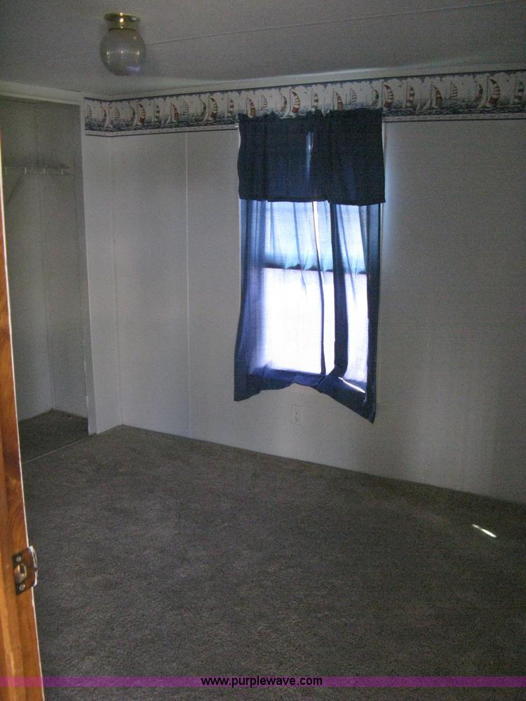 image for item A4276 1995 Skyline Sabre 4302A mobile home