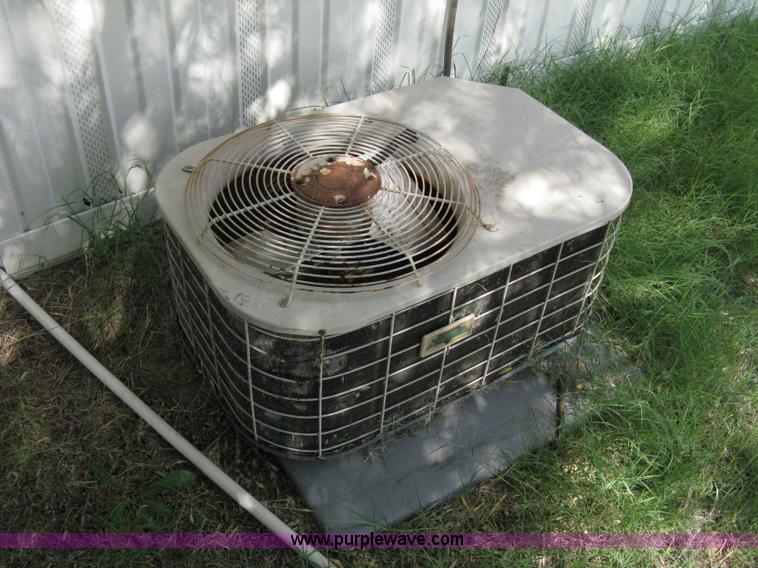 image for item A4276 1995 Skyline Sabre 4302A mobile home