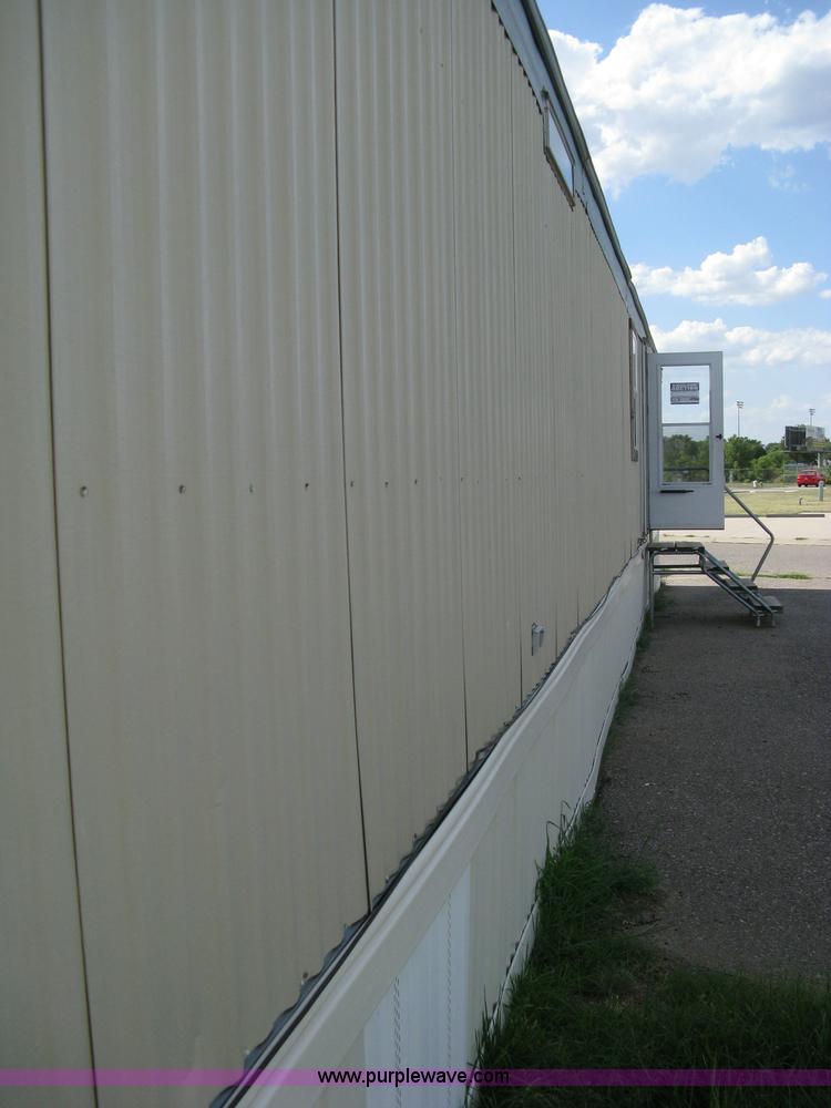 image for item A4276 1995 Skyline Sabre 4302A mobile home