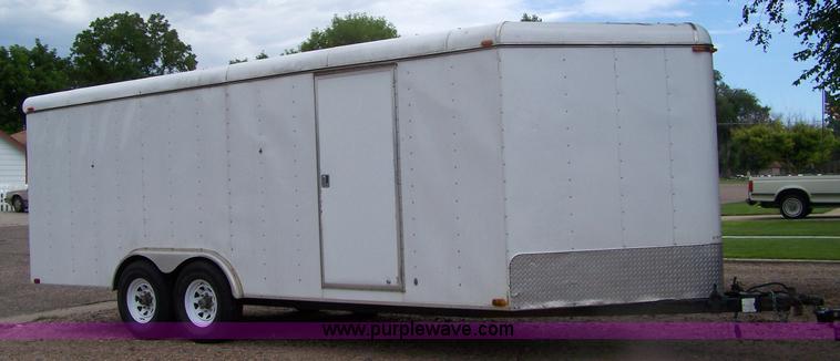 image for item A4578 2001 GNSH enclosed trailer