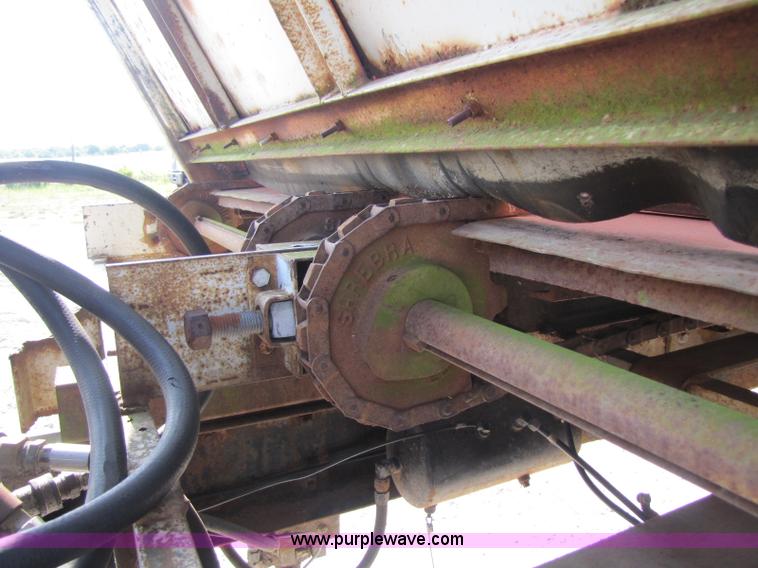 image for item A5070 1984 Mack R685ST silage truck