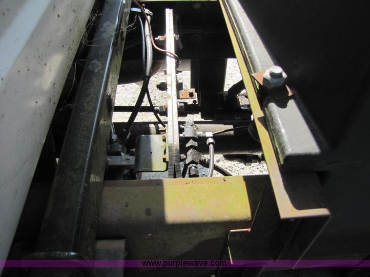 image for item A5070 1984 Mack R685ST silage truck