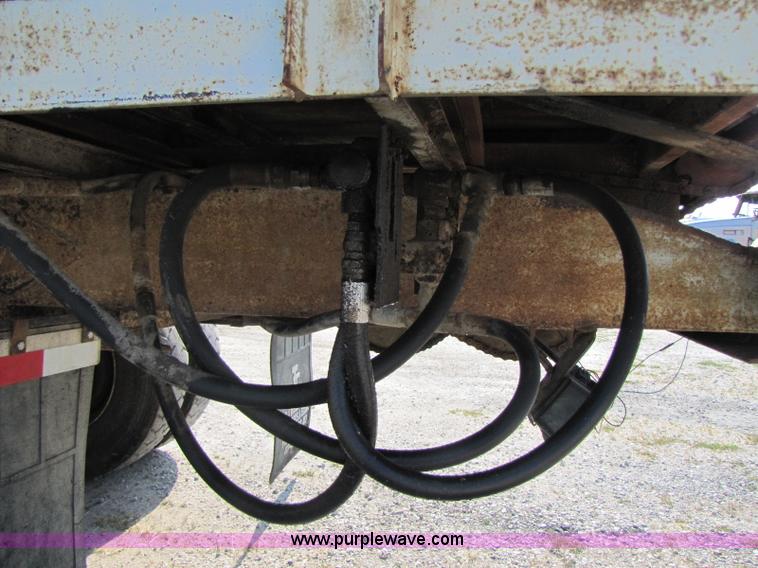 image for item A5070 1984 Mack R685ST silage truck