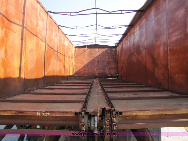 image for item A5070 1984 Mack R685ST silage truck