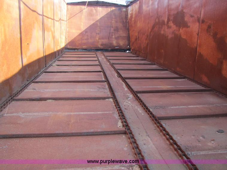 image for item A5070 1984 Mack R685ST silage truck