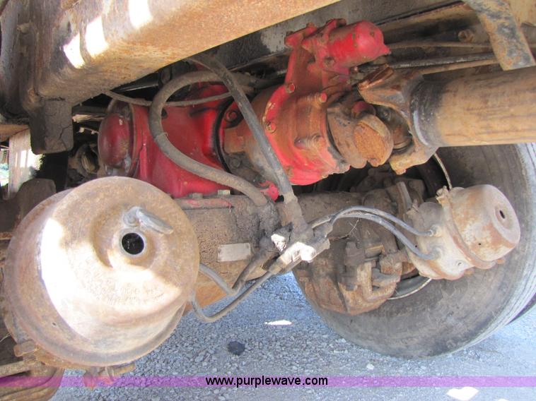 image for item A5070 1984 Mack R685ST silage truck