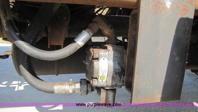 image for item A5070 1984 Mack R685ST silage truck