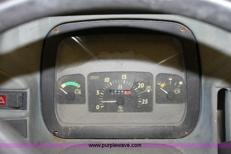 image for item A9113 2000 New Holland TN55 tractor