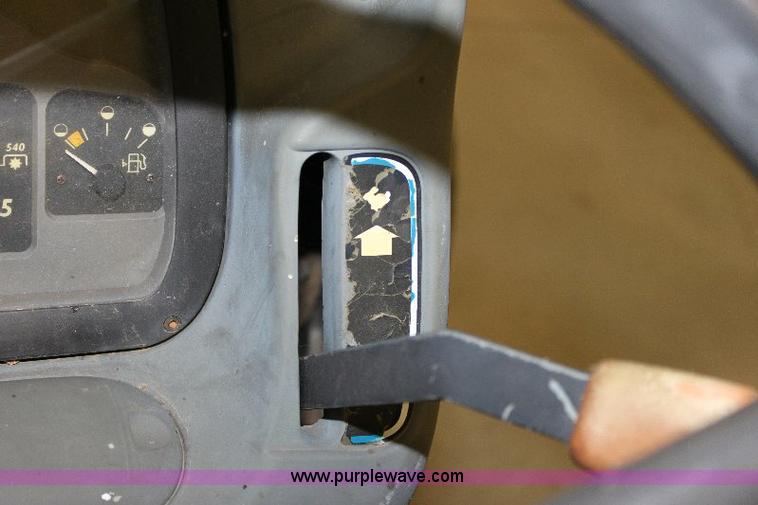 image for item A9113 2000 New Holland TN55 tractor