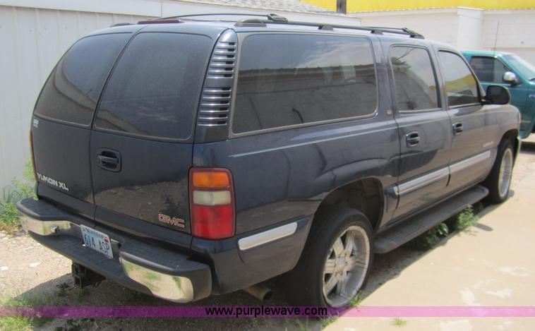 image for item A9369 2000 GMC Yukon XL SUV