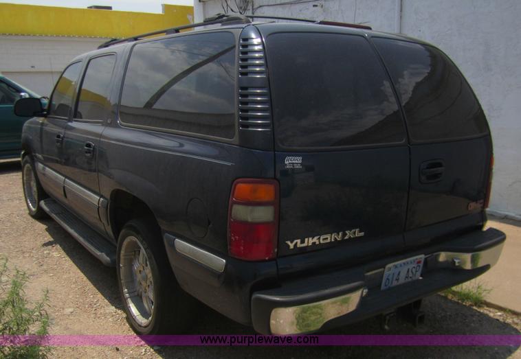 image for item A9369 2000 GMC Yukon XL SUV
