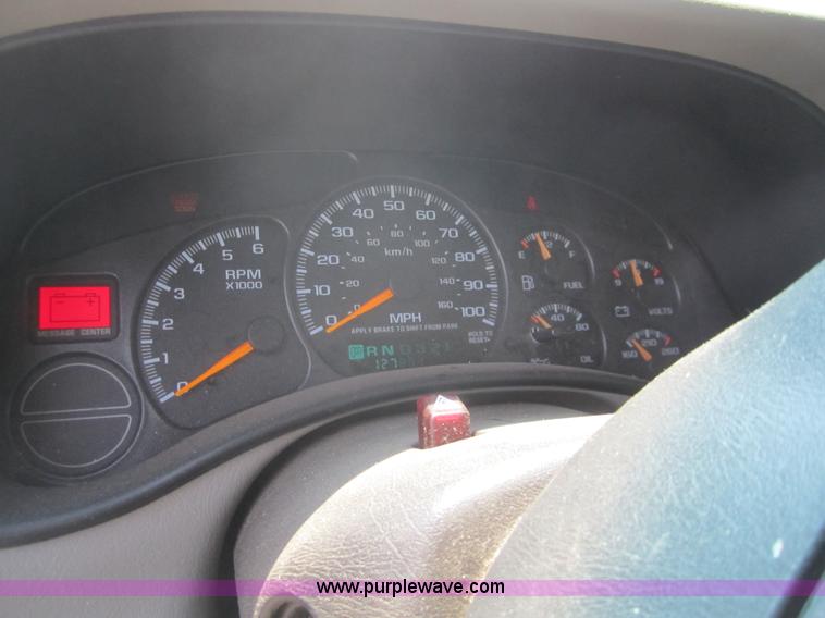 image for item A9369 2000 GMC Yukon XL SUV