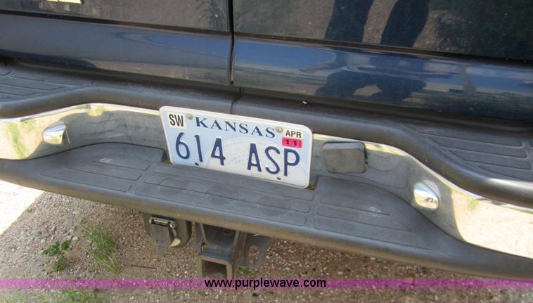 image for item A9369 2000 GMC Yukon XL SUV