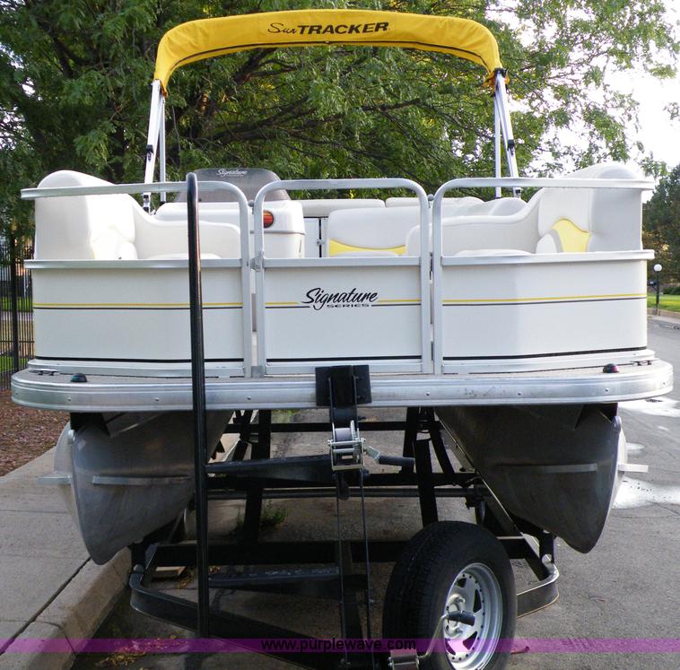 image for item A9515 Sun Tracker 21' pontoon boat