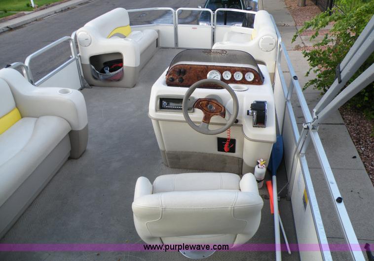image for item A9515 Sun Tracker 21' pontoon boat