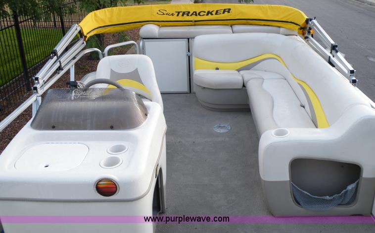 image for item A9515 Sun Tracker 21' pontoon boat