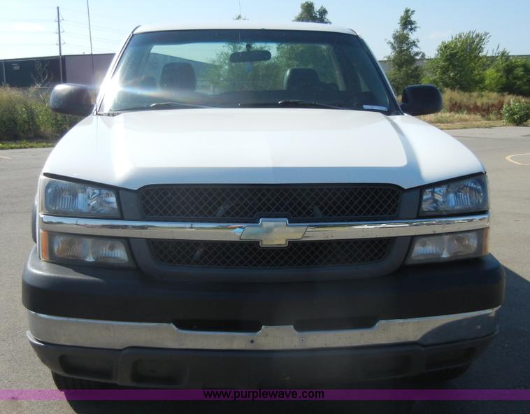 image for item A9798 2004 Chevrolet Silverado C2500HD pickup truck
